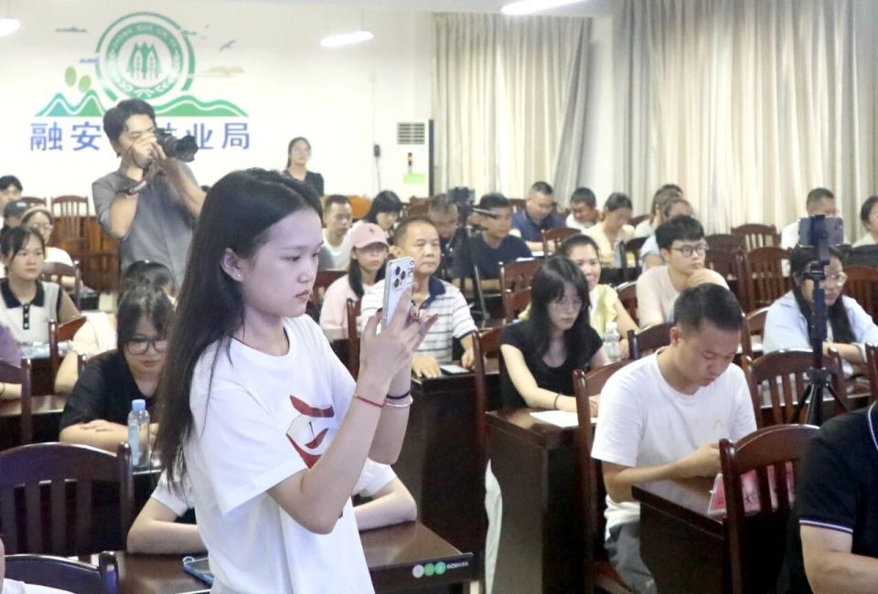 多方协作, 产业深度融 多方协作, 产业深度融